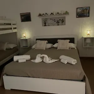 La Corte Del Castello , Bari Italia