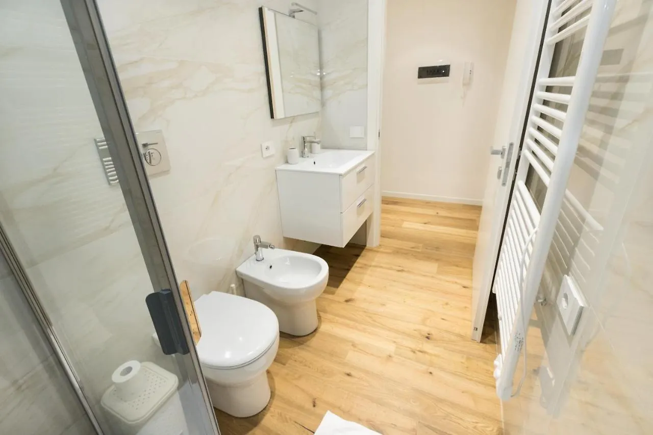 Magnoliaapartments - 18B Visconti Duomo Milan 0*,  Italy